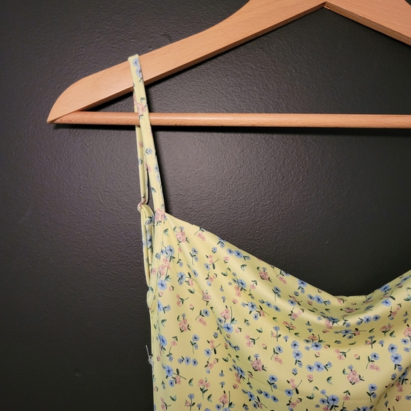 Yellow Floral Slip Dress with Spaghetti Straps And Open Back - Picture 3 of 4